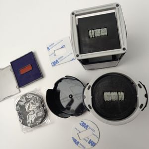 ธุรกิจ<span class=keywords><strong>2</strong></span>สีที่กำหนดเองแผ่นแสตมป์เลเซอร์แกะสลักตนเองหมึกยางวันที่แสตมป์ - Product Image 4