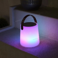 Lampe d'ambiance portable avec chargeur sans fil contrôlé par APP pour téléphone avec haut-parleur Lampe de haut-parleur sans fil Twilight