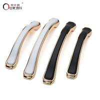 Oukali Vente chaude 96mm 128mm en alliage de Zinc moderne noir blanc or armoire matériel armoires de cuisine tiroir porte tirer poignée