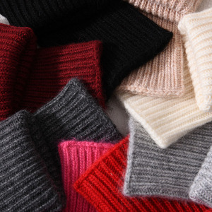 Gants en <span class=keywords><strong>laine</strong></span> tricotés à demi-doigts en gros, mitaines chaudes à revers pour les doigts, mitaines en côtes, gants en cachemire doux personnalisés de luxe pour femmes, gants d'hiver - Product Image 2