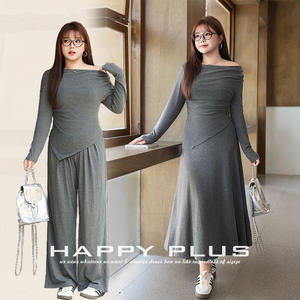 ชุดเซ็ตเสื้อถักสีเทาและกางเกงขายาวทรงกว้างสำหรับผู้หญิงไซส์ใหญ่ รุ่น Runqi  กระโปรงจีบเอวเข้ารูป แขนยาว สีพื้น เหมาะสำหรับใส่ไปทำงาน - Product Image 2