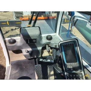 Grúa Móvil Manitex 30112S, Camión Peterbilt, Capacidad de Carga de 25 Toneladas, Motor de Bomba de Caja de Cambios para Construcción - Product Image 4
