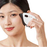 Techlove Masseur Facial en Plastique Gua Sha avec Rouleau Chauffant, Vibration, Thérapie par Lumière Rouge, Lifting, Batterie Intégrée, Indolore