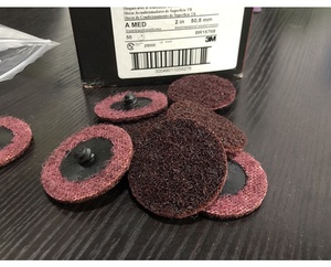 Disques à changement rapide Scotch Brite 3M 05527, non tissés, SC-DR A/O, moyen, <span class=keywords><strong>TR</strong></span> <span class=keywords><strong>2</strong></span> POUCES, nettoyage, polissage, oxyde d'aluminium personnalisé - Product Image 2