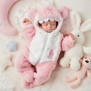 Poupée Reborn Bébé Fille Nouveau-né Noah de 20 Pouces Babeside, Tête en Vinyle, Corps en Tissu, Tenue Requin Rose, Fabricant de Poupées Reborn - Product Image 3