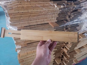 Vente en gros diviseur de <span class=keywords><strong>tiroir</strong></span> réglable extensible en <span class=keywords><strong>bambou</strong></span> séparateur d'espace télescopique pour chambre à coucher organisateur d'armoire pour vêtements épices - Product Image 5