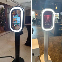 Photobooth économique à installation facile avec application et télécommande, éclairage d'ambiance LED RGB à double contrôle, avec flight case pour événements