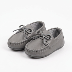 Mocassins en cuir souples pour bébés, chaussures bateau à enfiler pour les premiers pas, vente en gros - Product Image 1