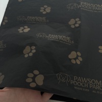 Boîte cadeau de mouchoirs écologique imprimée en noir avec du papier et des cartons imprimés pour chiots en or