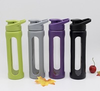 Vente en gros directe 600ml bouteille d'eau en verre étanche en acier inoxydable Fitness Sports de sport en plein air avec manchon en silicone