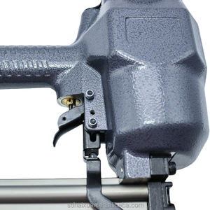 Chiodatrice Pneumatica Ergonomica a Basso Rinculo per Operazioni Confortevoli in Progetti Fai-da-Te di Falegnameria - Product Image 2