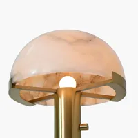 Lampe de table en marbre d'albâtre espagnol de luxe, décoration d'intérieur avec abat-jour en métal, lampe de table LED