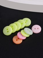 Kancing Resin Bulat Kartun Ukuran Kecil 2 Lubang, Kancing Dekoratif untuk Pakaian Anak, Cardigan Rajut & Gaun