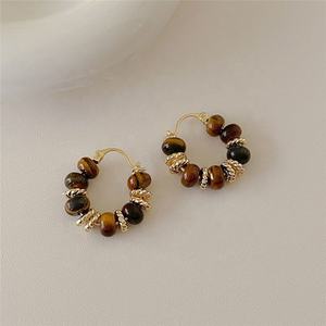 Boucles d'oreilles clous de luxe vintage géométriques en œil de tigre, tendance automne-hiver, en alliage, pour femme, serties de diamants, style religieux, polyvalentes, très prisées - Product Image 4