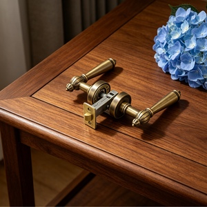 Manija de puerta interior de latón macizo con palanca estriada, sistema de cerradura de embutir con llave, herrajes de cobre puro <span class=keywords><strong>para</strong></span> proyectos - Product Image 1