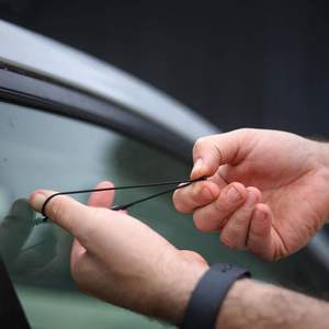 Bracelet brise-vitre de voiture, sangle de poignet, outil d'évasion, perle en carbure de tungstène et clé de menottes, outil d'auto-sauvetage d'urgence pour voiture - Product Image 5