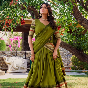 Conjunto de Blusa y Lehenga Chaniya Choli de Seda Dola de Diseñador, Estilo Bollywood Indio Pakistaní, Traje para Bodas, Festivales y Fiestas - Product Image 1