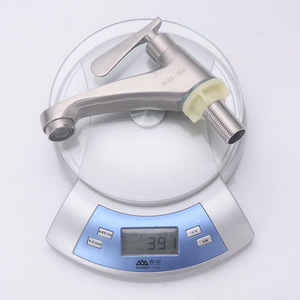 Grifo de lavabo de acero inoxidable con una sola manija, válvula de cerámica, montaje en encimera para lavabos de pedestal - Product Image 3