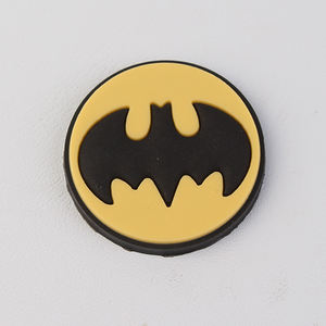 Sutra 2D dessin animé film personnalisé PVC sabot chaussures breloques mignon Designer chaussures décoration <span class=keywords><strong>en</strong></span> gros accepte LOGO personnalisé - Product Image 3