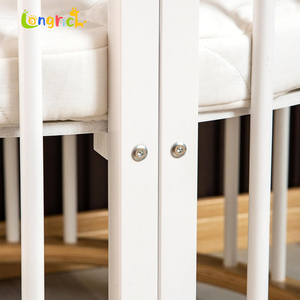 Phong Cách Châu Âu Bé <span class=keywords><strong>Crib</strong></span> Rắn Gỗ Bé Cũi Giường Đa Chức Năng Vòng Cũi Trẻ Em Với Có Thể Điều Chỉnh Các Tính Năng Cho Trẻ Sơ Sinh Giường Cũi - Product Image 4