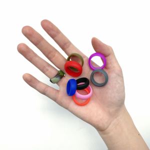 Bague de mariage en caoutchouc unisexe design créatif bague en <span class=keywords><strong>silicone</strong></span> à la mode pour une utilisation unisexe service de traitement de moulage étanchéité - Product Image 2