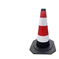 Cône de signalisation routière en caoutchouc réfléchissant prismatique haute intensité de 70 cm x 90 cm pour travaux de construction et blocages routiers