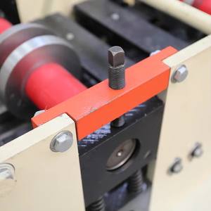 Meistverkaufte Praktische C-Profil-Maschine C-Kanal-Rollformmaschine mit Pumpenmotor Getriebe Lager für Stahldachziegel - Product Image 6
