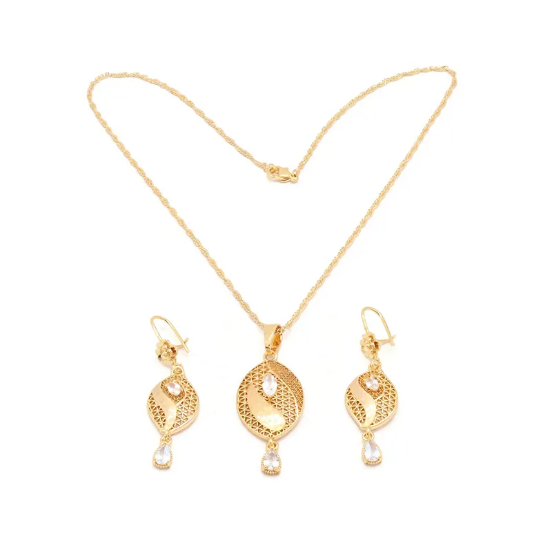 Women'S Chain Pendant With Laser Printed Necklace Set With A Set Of Laser Printed Earring All Studded With Zircon Stone