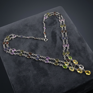 Collier Multicouche Religieux Chrétien pour Femme Palace avec Perles, Pendentif Goutte d'Eau en Pierre Naturelle et Chaîne en Alliage Plaqué Argent - Product Image 3