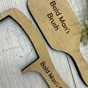 Deux nouveaux articles de commerce électronique transfrontalier : peignes en bois sculptés pour hommes chauves, accessoires de cadeaux humoristiques pour personnes chauves. - Product Image 2