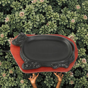 Plato <span class=keywords><strong>de</strong></span> carne <span class=keywords><strong>de</strong></span> hierro fundido <span class=keywords><strong>de</strong></span> alta calidad con plato pequeño <span class=keywords><strong>de</strong></span> madera <span class=keywords><strong>para</strong></span> sartenes Premium <span class=keywords><strong>de</strong></span> hospitalidad - Product Image 3