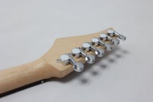 نموذج الغيتار الكهربائي الأحمر القشرة النمر-ST - Product Image 3