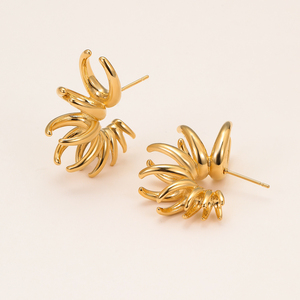 Boucles d'oreilles géométriques dorées en acier inoxydable 18 carats PVD tendance bijoux pour femmes cadeau - Product Image 3