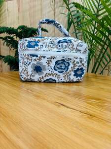 Bolsa de Maquillaje Acolchada de Algodón Hecha a Mano, con Cierre, Diseño Floral, Ecológica y Duradera, para Viaje - Product Image 3