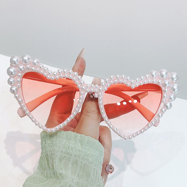 7312 Fashion 2024 Heart Sunglasses Women Heart Shaped Wholesale Stock Eyewear With White Pearls Sun Glasses for Girl Luxury Sh