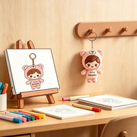 Porte-clés unisexe en peluche courte douce de 10 cm avec logo brodé personnalisé en usine, ours en coton PP, poupée en peluche Kawaii, anneau de clé pour sac à dos