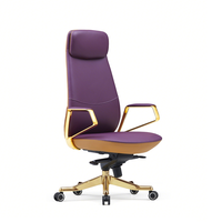 Chaise de bureau exécutive en PU violet à dossier haut, ergonomique, avec accoudoirs dorés, pivotante et réglable pour le bureau à domicile