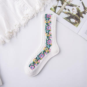 Chaussettes Tube <span class=keywords><strong>en</strong></span> <span class=keywords><strong>lin</strong></span> rétro pour femmes, 100% coton, à motif Floral, à la mode, personnalité florale, courtes, Jacquard de forêt, nouvelle collection - Product Image 3