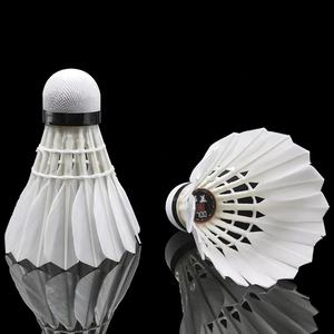 Volant de balle de badminton en gros Tournoi professionnel Plume de canard Cigu fabriqué en Chine - Product Image 2