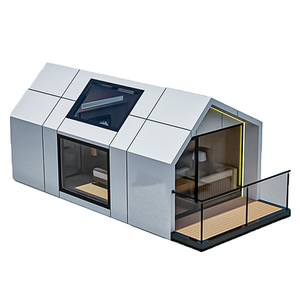 บ้านคอนเทนเนอร์ทรงสี่เหลี่ยมทันสมัยพร้อมผนังกระจกและระเบียง - Product Image 1