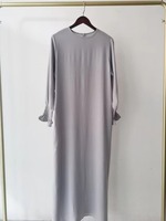 Neue Frühlings-Kollektion: Große Größen Muslimische Abaya für Damen, Arabisch-Dubai-Stil, Einfarbig mit Langen Ärmeln und Rüschen, Langes Kleid