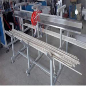 Protecteur de bord de mur Machine de ligne de production de perles d'angle en plastique <span class=keywords><strong>PVC</strong></span> à angle droit blanc - Product Image 5