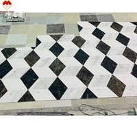 Tuiles de mosaïque en marbre noir en forme de cube magique personnalisées, projet hôtelier, marbre irrégulier, jet d'eau, médaillon, design de tapis