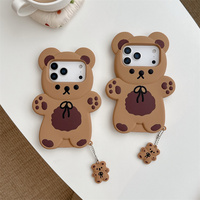 Coque de téléphone en silicone motif ours 3D mignon pour iPhone 17 16 15 14 13 Pro Max avec breloques en forme de biscuits, chaîne en caoutchouc de dessin animé et anneau souple pour la protection arrière