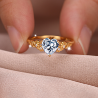 Bague de fiançailles vintage en argent sterling 925 plaqué or 18 carats avec moissanite taille cœur 1,2 CTW et pavé filigrané