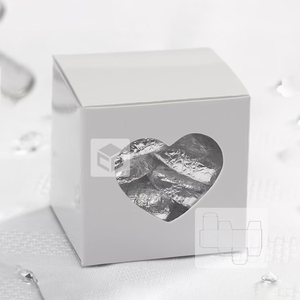 350gms ou 400gms papier couché boîte pliante emballage bonbons de <span class=keywords><strong>mariage</strong></span> faveurs boîte pour les invités avec personnalisation fenêtre en forme de coeur - Product Image 1