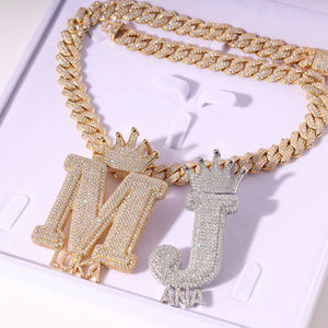 2025 nuovo arrivo Mini nome personalizzato Hip Hop <span class=keywords><strong>con</strong></span> lettera iniziale maiuscola ciondolo corona a <span class=keywords><strong>cuore</strong></span> cerchio CZ nome gioielli personalizzati - Product Image 3
