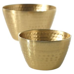 Bol de service moderne en métal avec finition noire mate pour salades, pâtes, fruits et en-cas - Product Image 4