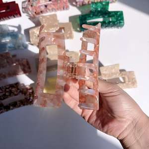 قطعة واحدة قوية: قصاصة مخصصة للأسيتات للنساء بألوان الربيع - Product Image 5