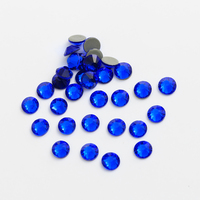 Assortiment de strass de couleurs variées, lot de 1440 pièces en sachet individuel, cristaux de verre à dos plat pour nail art, bricolage et artisanat, vente en gros